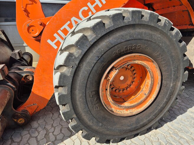 Hitachi ZW310-6