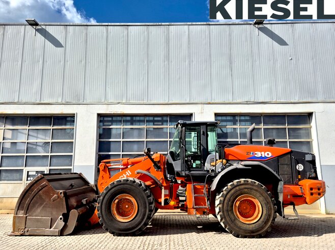 Hitachi ZW310-6