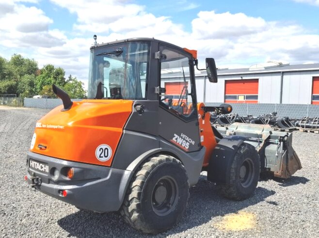 Hitachi ZW95-6