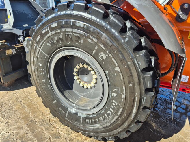 Hitachi ZW160-7
