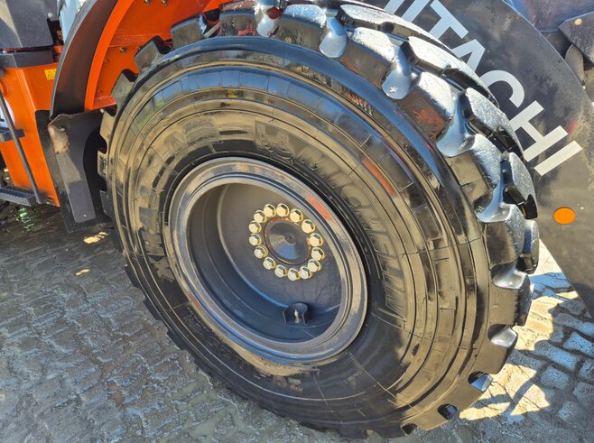 Hitachi ZW160-7