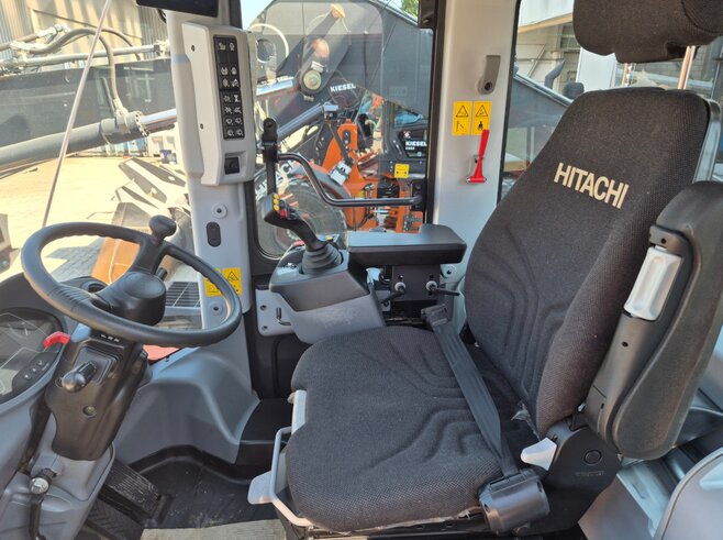 Hitachi ZW160-7