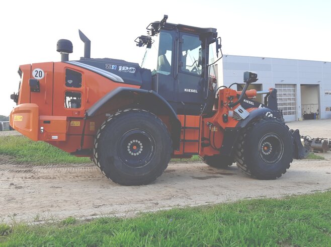 Hitachi ZW180-7