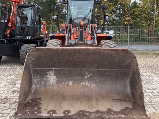 Hitachi ZW180-7
