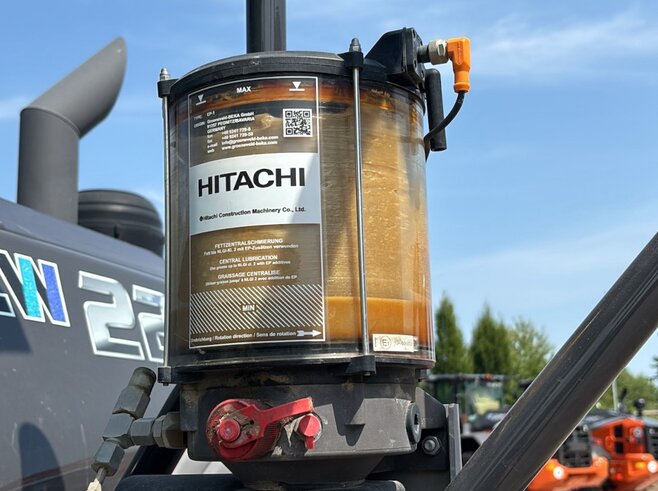 Hitachi ZW220-7