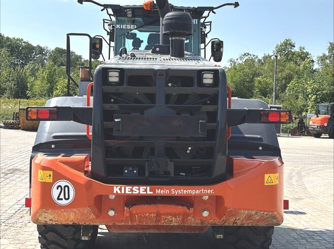 Hitachi ZW220-7