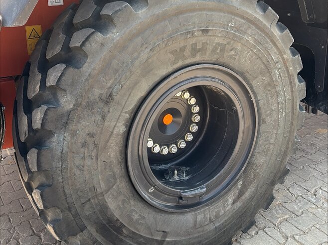 Hitachi ZW220-7