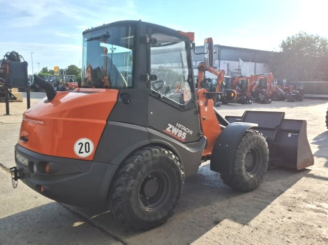 Hitachi ZW95-6
