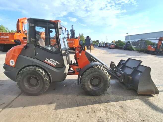Hitachi ZW95-6