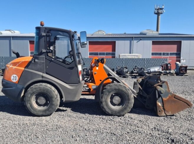 Hitachi ZW75-6