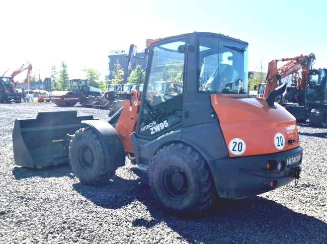 Hitachi ZW95-6