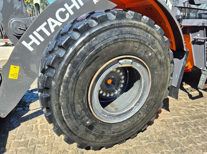 Hitachi ZW220-7
