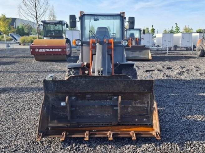 Hitachi ZW75-6