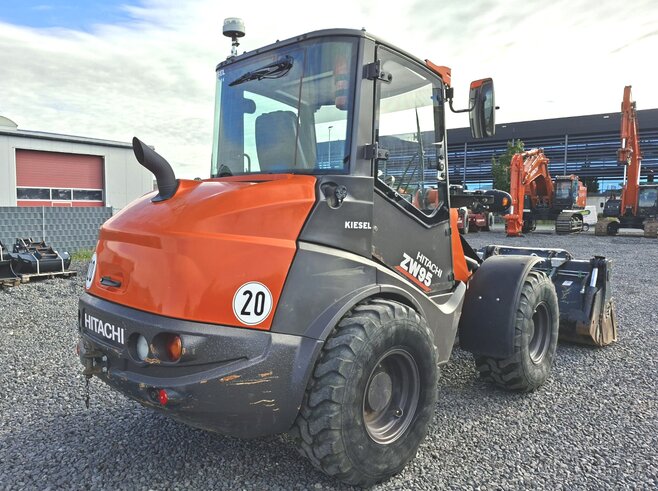 Hitachi ZW95-6