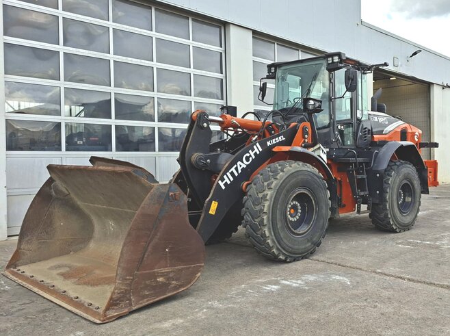 Hitachi ZW180-7