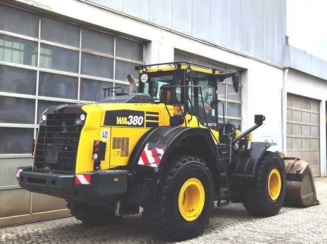 Komatsu WA380-8