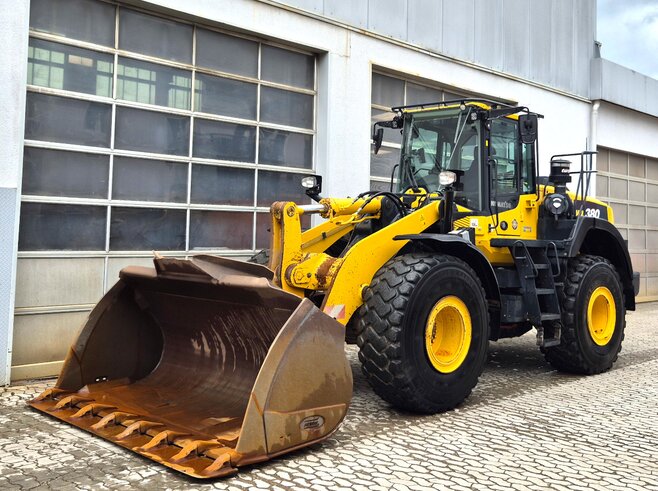 Komatsu WA380-8