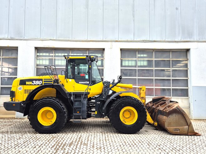 Komatsu WA380-8