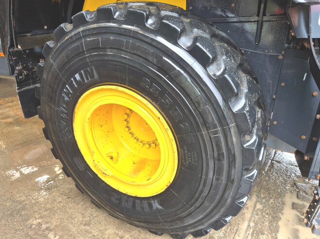 Komatsu WA380-8