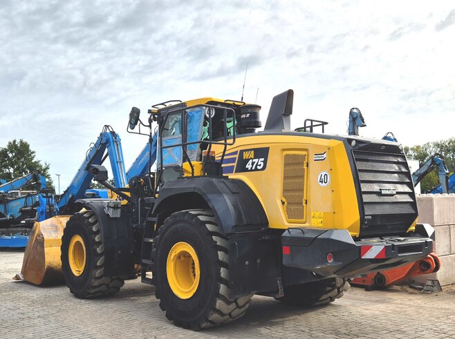 Komatsu WA475-10