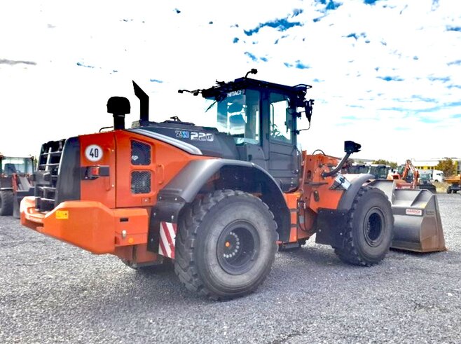 Hitachi ZW220-7