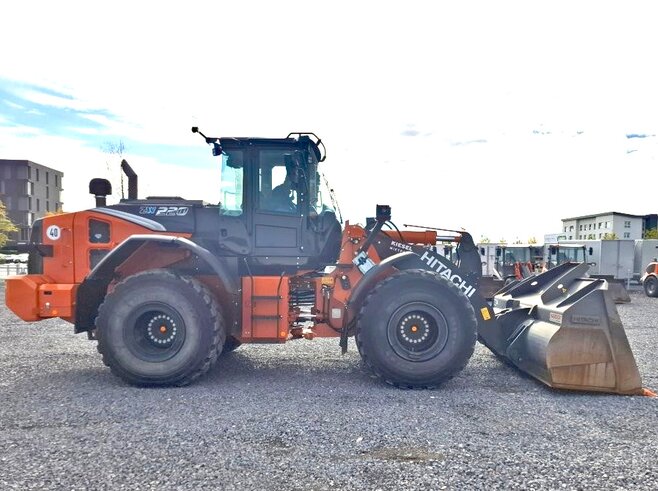 Hitachi ZW220-7