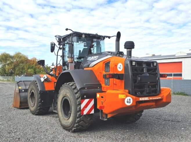 Hitachi ZW220-7
