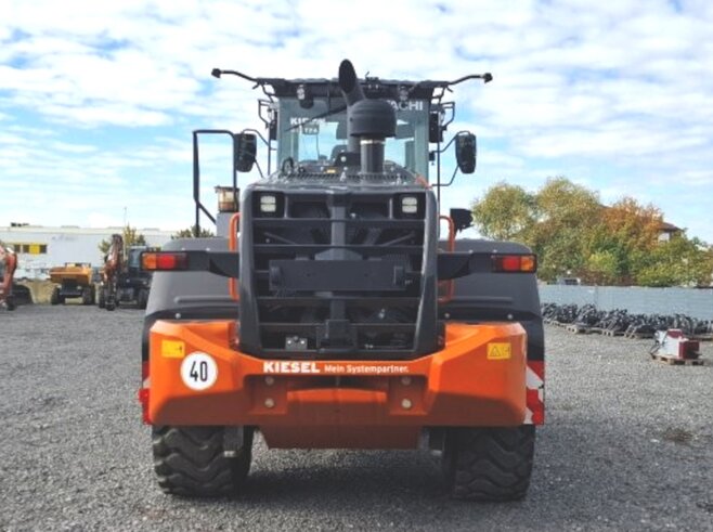 Hitachi ZW220-7