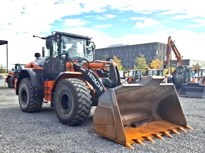 Hitachi ZW220-7