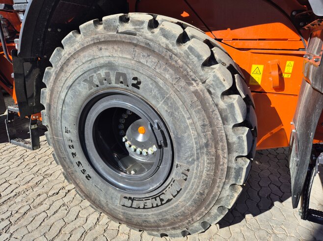Hitachi ZW310-7