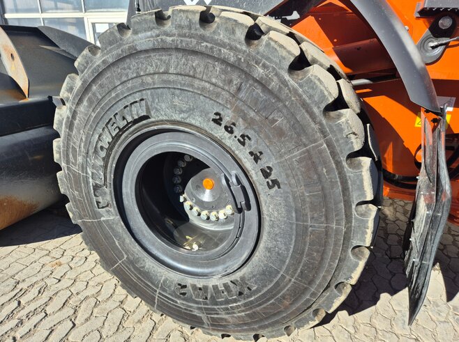 Hitachi ZW310-7