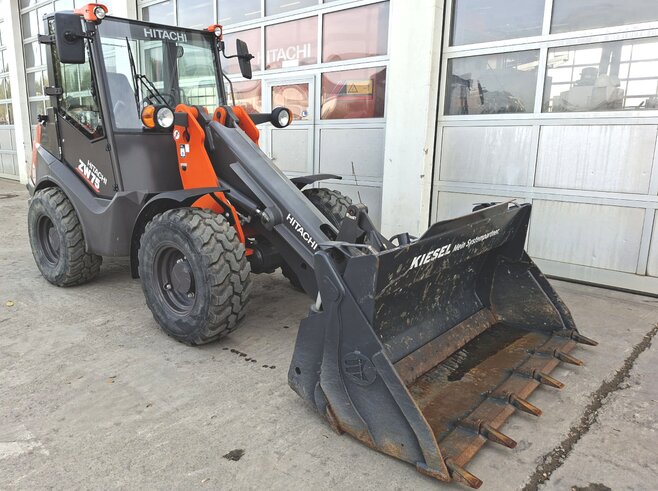 Hitachi ZW75-6