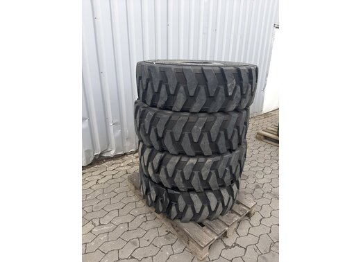 Caliber Reifensatz Mobilbagger 315/70 R22.5