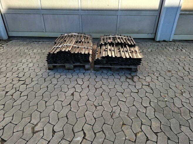 Hitachi Bodenplatten 600mm Dreisteg ZX250-7