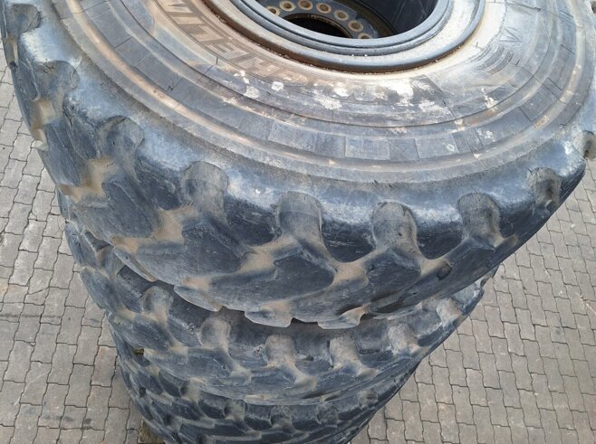 Michelin, Reifensatz auf Felgen (4Stück)