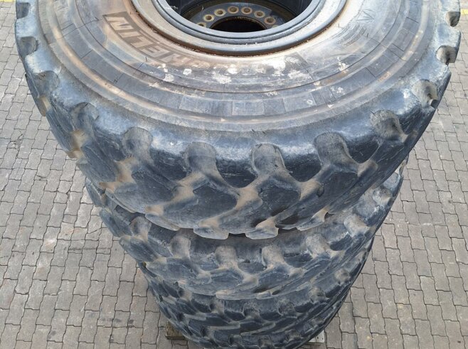 Michelin, Reifensatz auf Felgen (4Stück)
