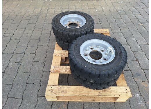 Giant Radlader Komplettradsatz, Vollgummi 4.00-8