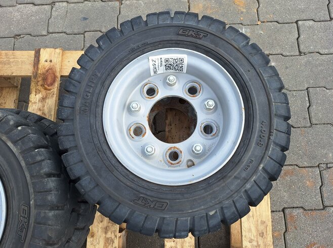 Giant Radlader Komplettradsatz, Vollgummi 4.00-8