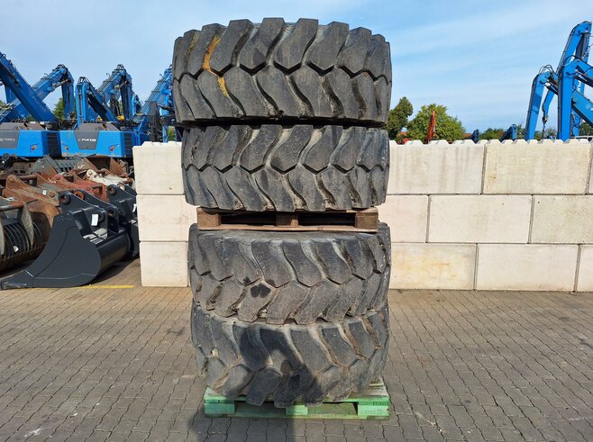 Reifensatz auf Felgen (4Stück)
