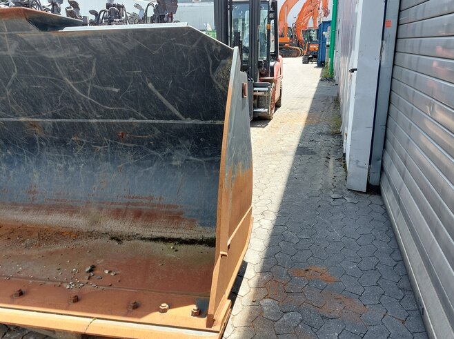 LRT Hitachi Universalschaufel HD 2700mm