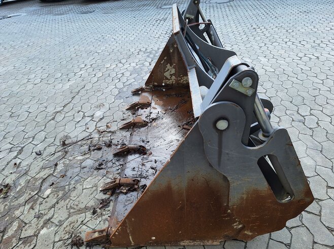 Mecalac Mehrzweckschaufel 4in1