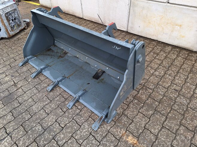 Kramer Mehrzweckschaufel (4 in 1) 1650 mm mit Zähnen