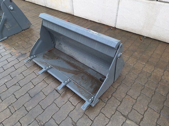 Kramer Mehrzweckschaufel (4 in 1) 1250 mm mit Zähnen