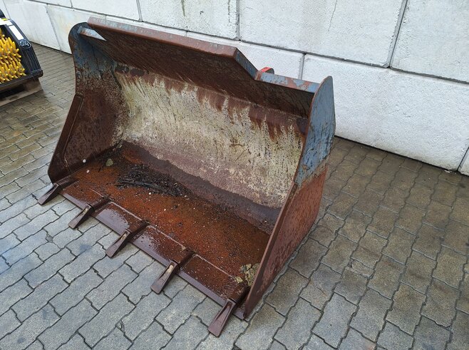 Hitachi  Erdbauschaufel 1600mm