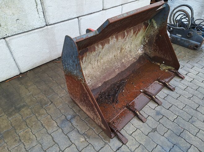 Hitachi  Erdbauschaufel 1600mm