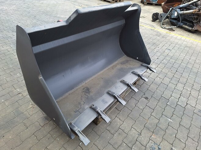Hitachi Erdbauschaufel 1850 mm