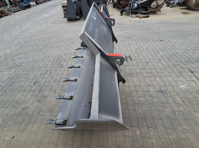 Hitachi Erdbauschaufel 1850mm