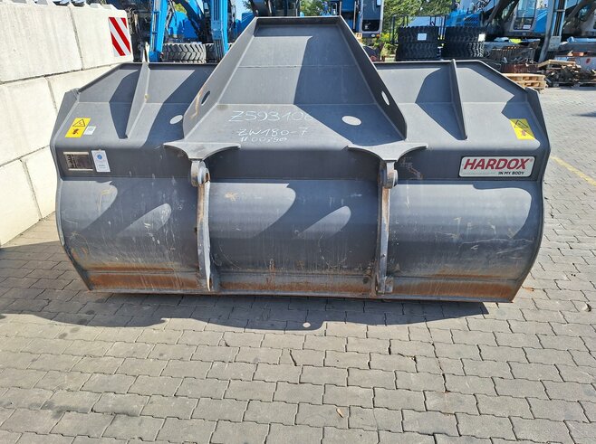 Hitachi  Erdbauschaufel 2700 mm