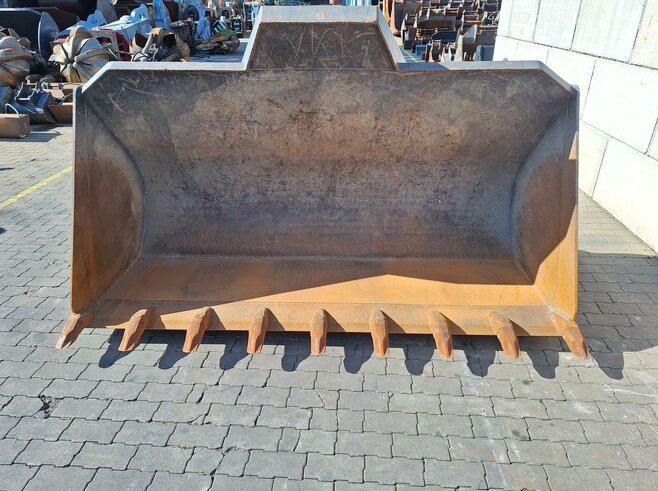Hitachi  Erdbauschaufel 2700 mm