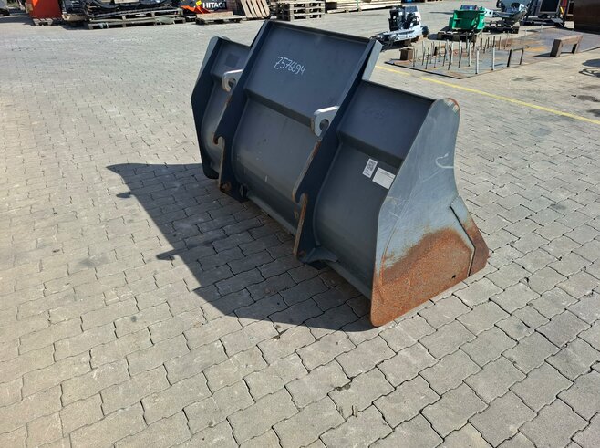 Hitachi Erdbauschaufel 1850 mm